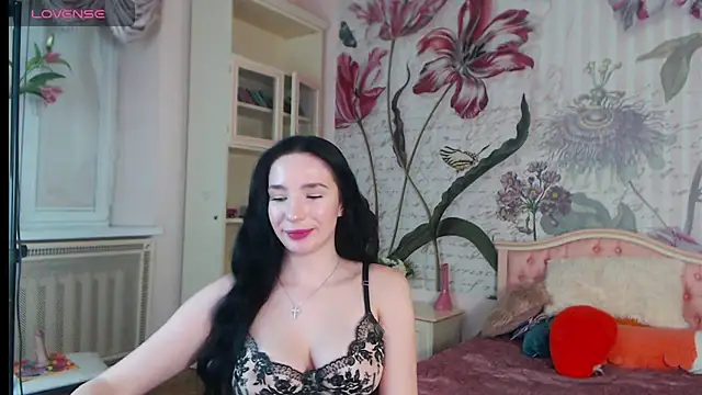Snapshot of AliciaBow chatting on February 4, 4:08 pm AliciaBow online show from February 4, 4:08 pm