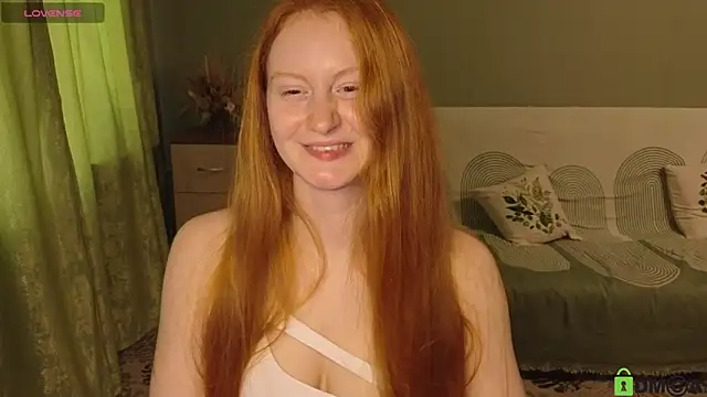 Snapshot of astoria_ross_ chatting on May 25, 3:11 pm astoria ross online show from May 25, 3:11 pm