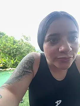 Snapshot of SophieFoxx17 chatting on June 9, 1:23 pm SophieFoxx17 online show from June 9, 1:23 pm