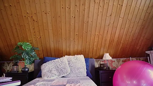 Snapshot of TessaWinter chatting on September 12, 1:55 pm TessaWinter online show from September 12, 1:55 pm