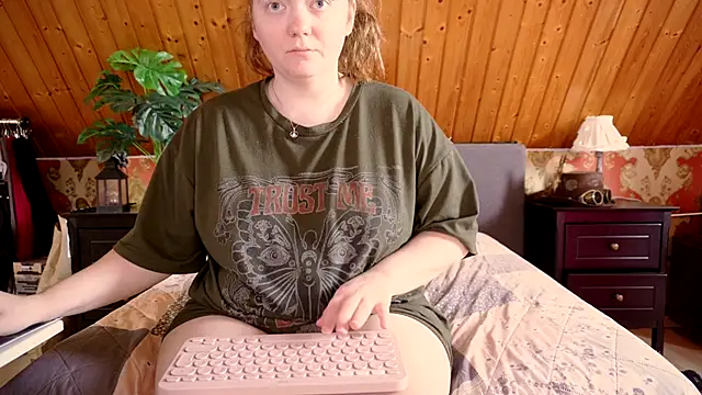 Snapshot of TessaWinter chatting on September 17, 2:19 pm TessaWinter online show from September 17, 2:19 pm