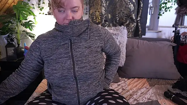 Snapshot of TessaWinter chatting on January 29, 4:30 pm TessaWinter online show from January 29, 4:30 pm