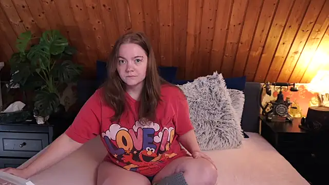 Snapshot of TessaWinter chatting on November 22, 11:09 am TessaWinter online show from November 22, 11:09 am