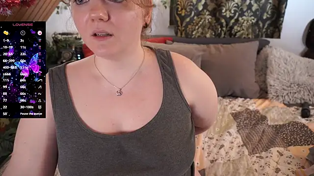 Snapshot of TessaWinter chatting on January 6, 6:10 pm TessaWinter online show from January 6, 6:10 pm