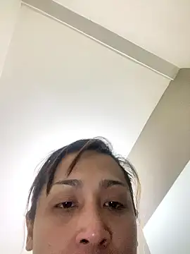 Snapshot of Sanieku chatting on January 10, 4:08 am Sanieku online show from January 10, 4:08 am