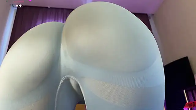 VeronikaAv online show from November 9, 6:17 am