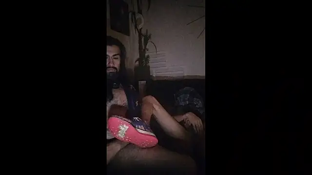 Snapshot of MigeLazzo chatting on November 17, 5:11 am MigeLazzo online show from November 17, 5:11 am