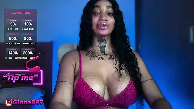 Snapshot of GinnaBolton chatting on October 3, 2:26 am GinnaBolton online show from October 3, 2:26 am