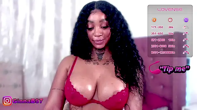 Snapshot of GinnaBolton chatting on February 5, 8:32 am GinnaBolton online show from February 5, 8:32 am