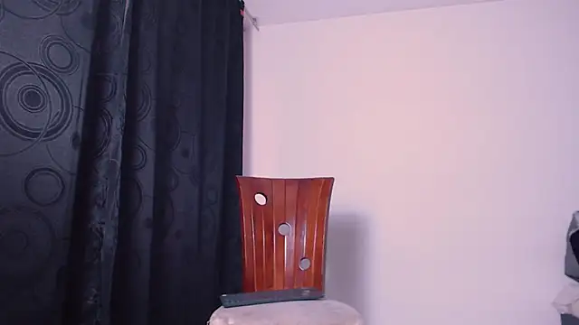 Snapshot of nicolstivens chatting on February 25, 10:09 pm nicolstivens online show from February 25, 10:09 pm