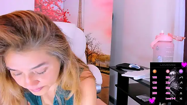 Snapshot of Salomesweet69 chatting on November 11, 11:53 pm Salomesweet69 online show from November 11, 11:53 pm