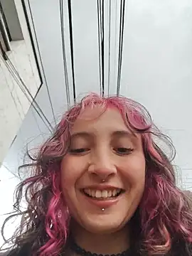  Laary online show from December 21, 8:42 pm