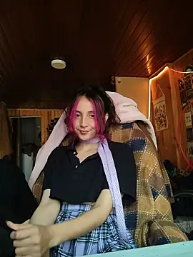 Snapshot of _Laary chatting on November 18, 8:56 pm Laary online show from November 18, 8:56 pm