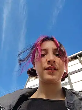  Laary online show from March 11, 9:53 pm