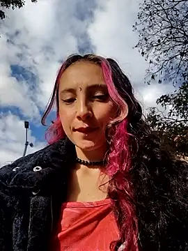 Snapshot of _Laary chatting on October 19, 9:06 pm Laary online show from October 19, 9:06 pm