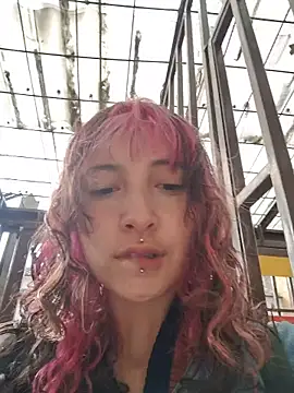 Snapshot of _Laary chatting on December 16, 8:02 pm Laary online show from December 16, 8:02 pm