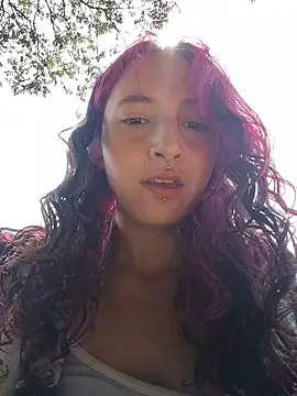  Laary online show from March 3, 3:52 pm