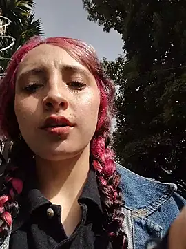  Laary online show from December 19, 8:11 pm