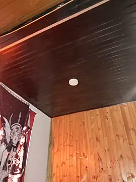 Snapshot of _Laary chatting on November 24, 9:15 pm Laary online show from November 24, 9:15 pm