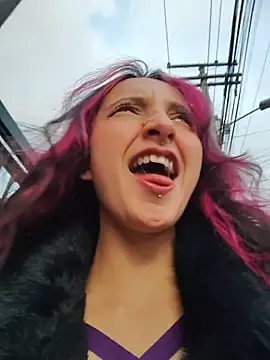  Laary online show from March 7, 10:59 pm