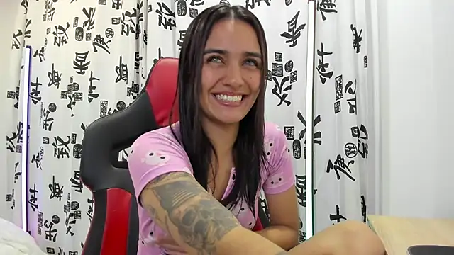 Snapshot of Dalia_D chatting on March 6, 2:30 am Dalia D online show from March 6, 2:30 am