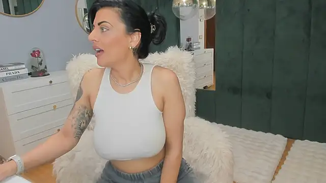 ElisaBaxter online show from January 14, 5:11 am