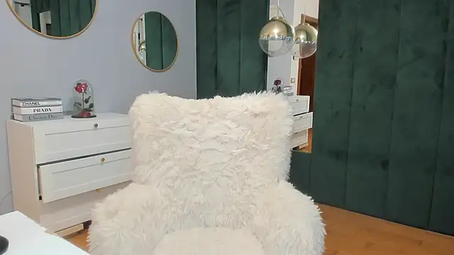 ElisaBaxter online show from October 26, 6:25 am