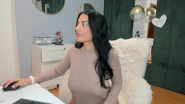 ElisaBaxter online show from November 2, 6:07 am