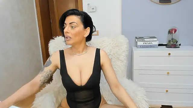 ElisaBaxter online show from March 10, 5:22 am