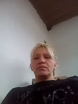 Snapshot of Nicolle_Milf chatting on December 21, 10:43 pm Nicolle Milf online show from December 21, 10:43 pm