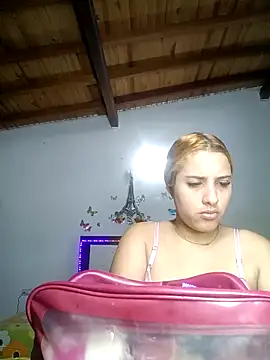 Snapshot of Nicolle_Milf chatting on January 14, 6:44 pm Nicolle Milf online show from January 14, 6:44 pm