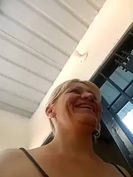 Nicolle Milf online show from September 23, 6:37 pm