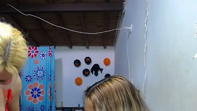 Snapshot of Nicolle_Milf chatting on October 31, 6:37 pm Nicolle Milf online show from October 31, 6:37 pm