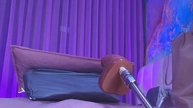 britanyy  online show from March 17, 3:09 am