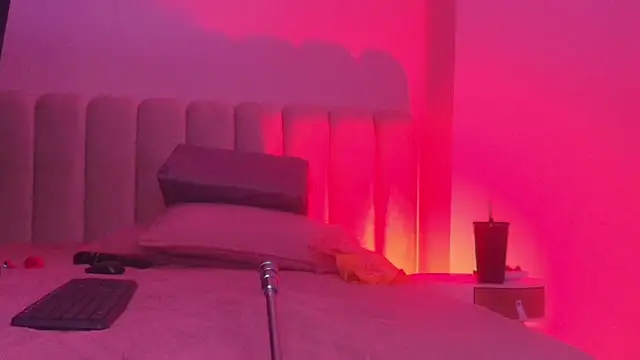 britanyy  online show from November 27, 3:07 am