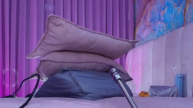 britanyy  online show from April 8, 3:08 am