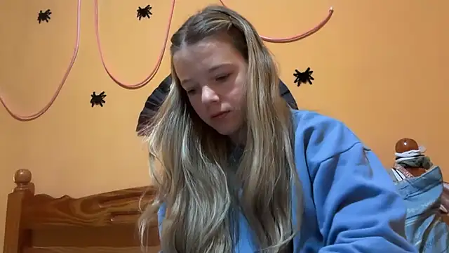 -veranito- online show from October 31, 1:57 am