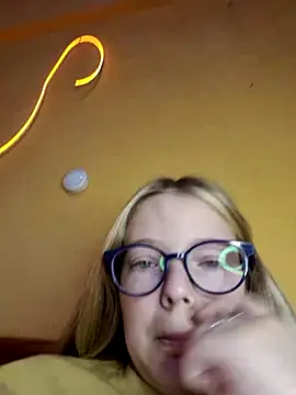 Snapshot of -veranito- chatting on March 13, 3:11 am -veranito- online show from March 13, 3:11 am