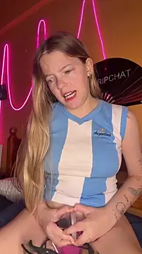 -veranito- online show from March 16, 3:03 am