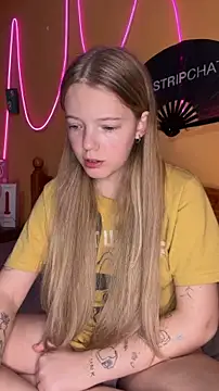 -veranito- online show from April 19, 3:07 am