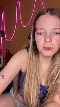 -veranito- online show from March 12, 3:01 am