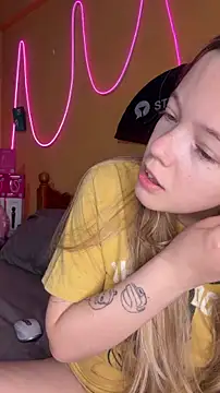 -veranito- online show from May 22, 3:04 am