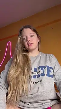 -veranito- online show from April 6, 3:02 am