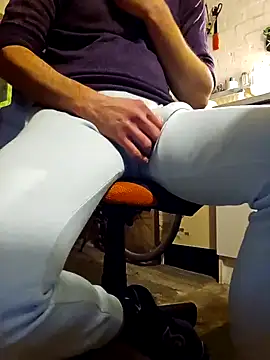 PassiveStute25 online show from April 21, 3:51 pm