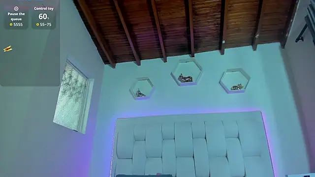 shanakendall online show from November 18, 3:04 pm