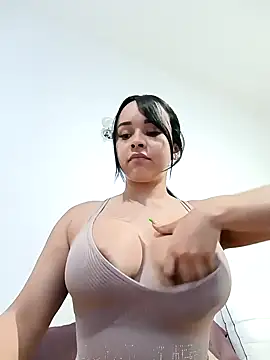 LindaGarcia22 online show from December 13, 4:22 am