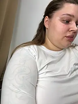 Snapshot of perfect_sweety_girl chatting on October 10, 6:53 pm perfect sweety girl online show from October 10, 6:53 pm