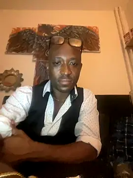 Snapshot of KingB8r chatting on September 28, 3:46 am KingB8r online show from September 28, 3:46 am