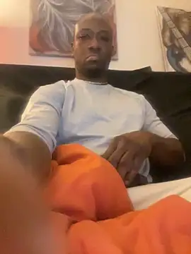 Snapshot of KingB8r chatting on November 21, 1:04 am KingB8r online show from November 21, 1:04 am