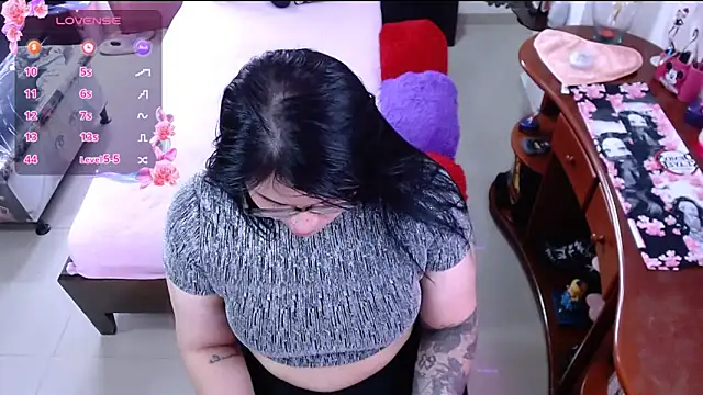 lufek23 online show from March 5, 3:40 pm